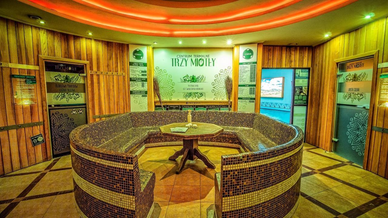 Hotel Senator Konferencje & Spa Стараховіце Екстер'єр фото