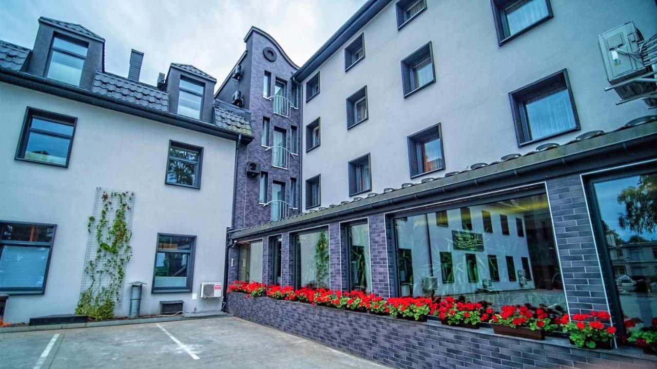 Hotel Senator Konferencje & Spa Стараховіце Екстер'єр фото