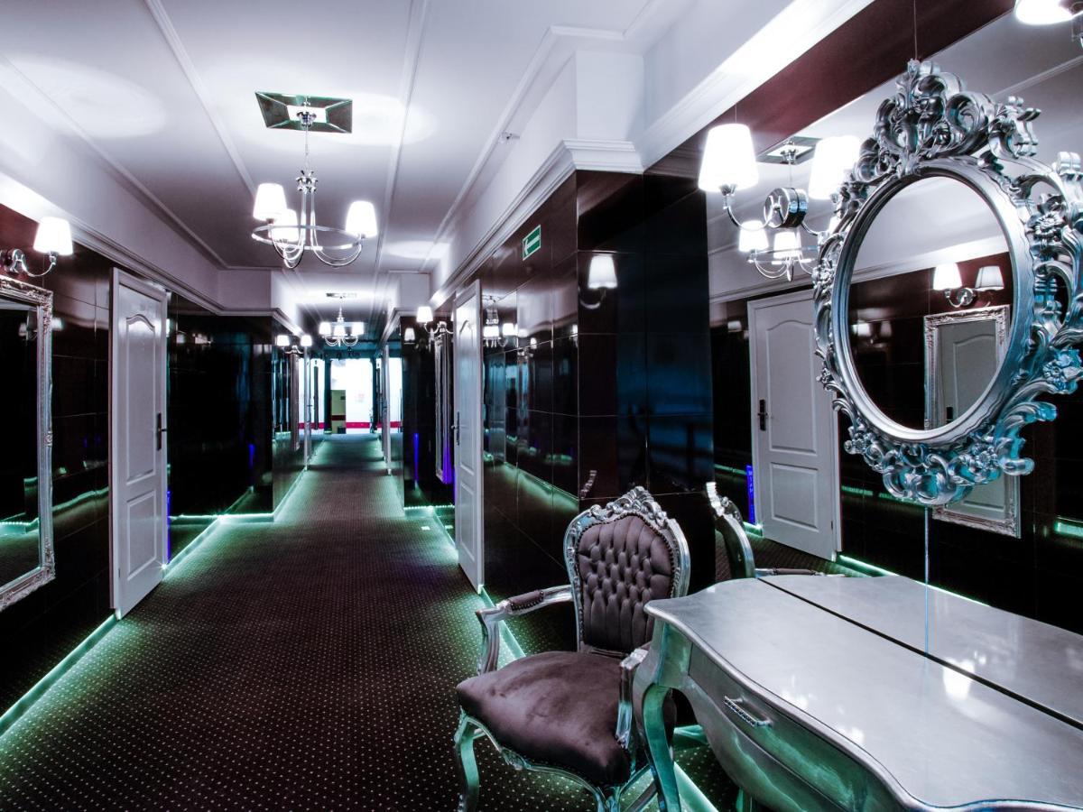Hotel Senator Konferencje & Spa Стараховіце Екстер'єр фото